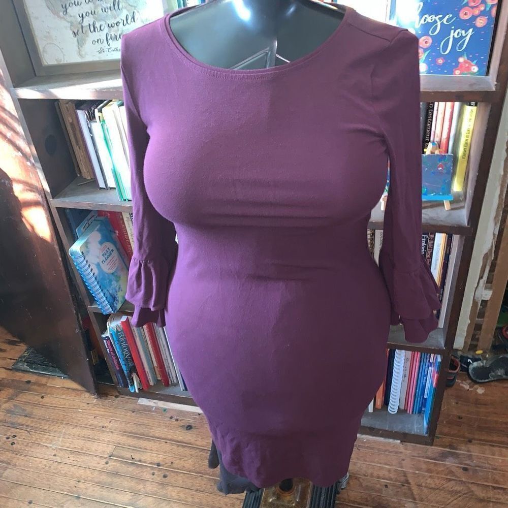 White House Black Market plum knit XXS ruffled sleeve dress